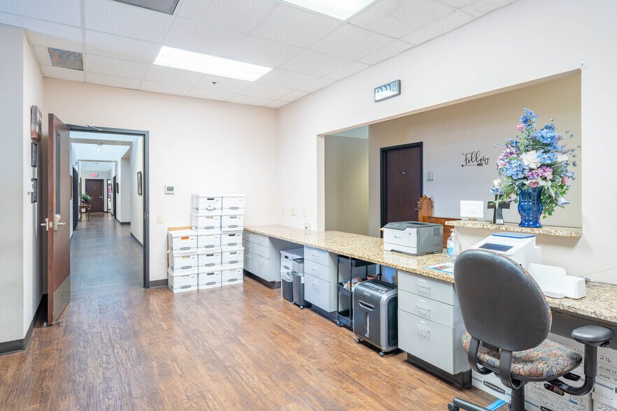 More Photos Of 1444 N Central Expy, McKinney Office For Sale