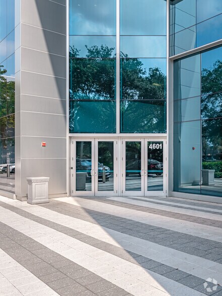 More Photos Of 4601 Sheridan St, Hollywood Office For Lease