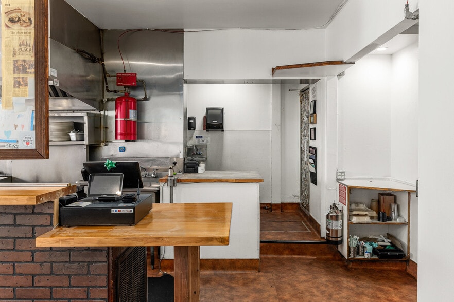 More Photos Of 110 S Pine St, Nevada City Freestanding For Lease