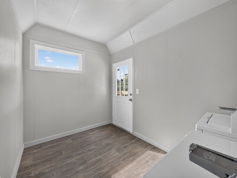 More Photos Of 14711A Quail Ct, Leander Trailer Camper Park For Sale