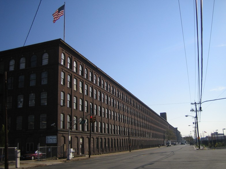 Primary Photo Of 107 Trumbull St, Elizabeth Warehouse For Lease