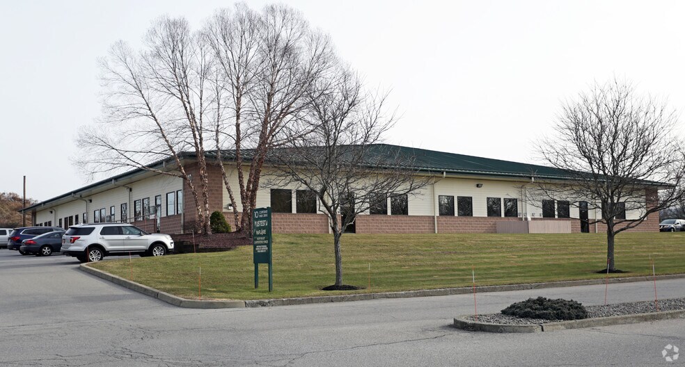 More Photos Of 10 Corporate Park Dr, East Fishkill Light Distribution For Lease