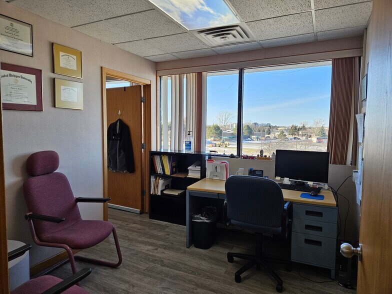More Photos Of 4705 Towne Centre, Saginaw Office For Sale