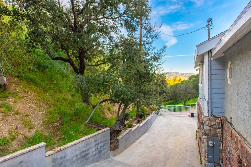 More Photos Of 12141 Wildwood Trl, Kagel Canyon Specialty For Sale