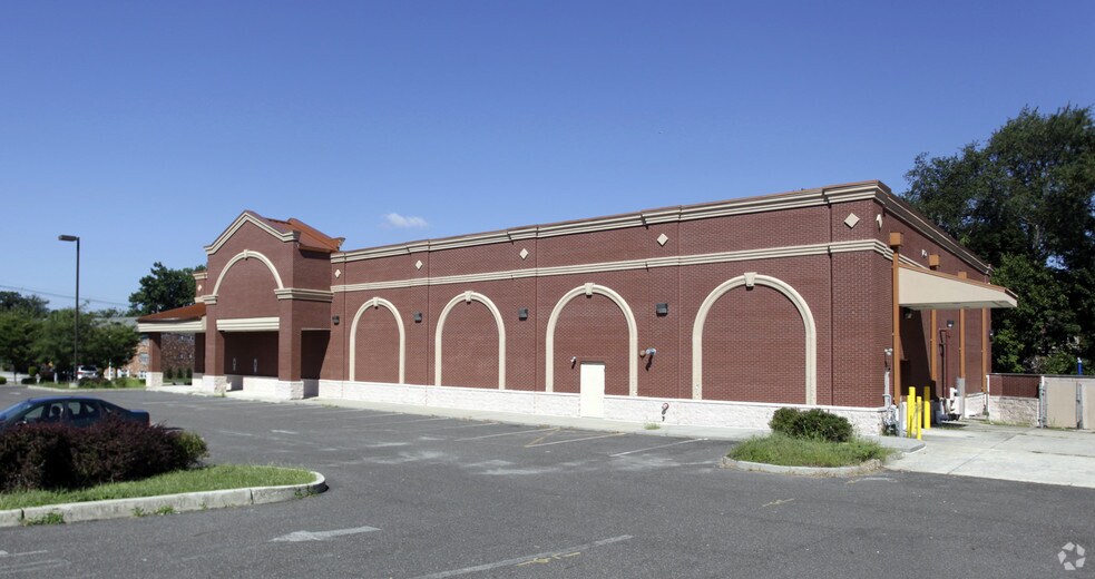 More Photos Of 1 E Kings Hwy, Audubon Drugstore For Lease