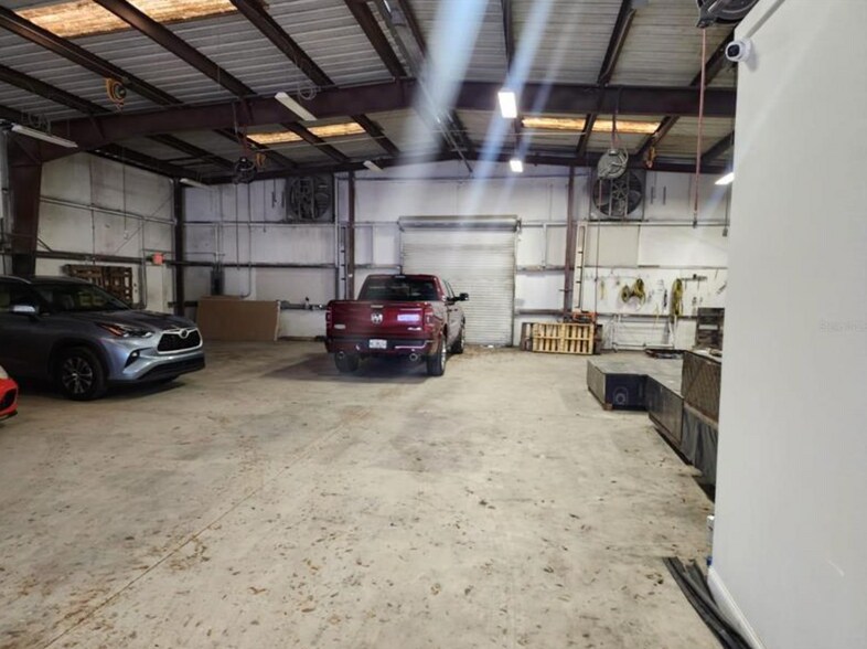 More Photos Of 1223 W Columbia St, Orlando Warehouse For Sale