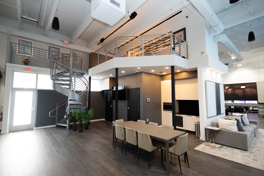 More Photos Of 6050 NW 102nd Ave, Doral Showroom For Lease