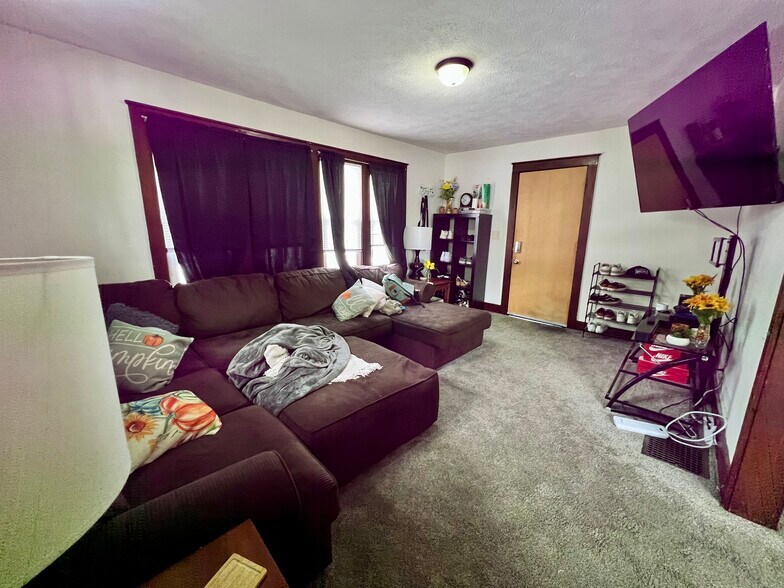 More Photos Of 308 Low St, Bloomington Apartments For Sale