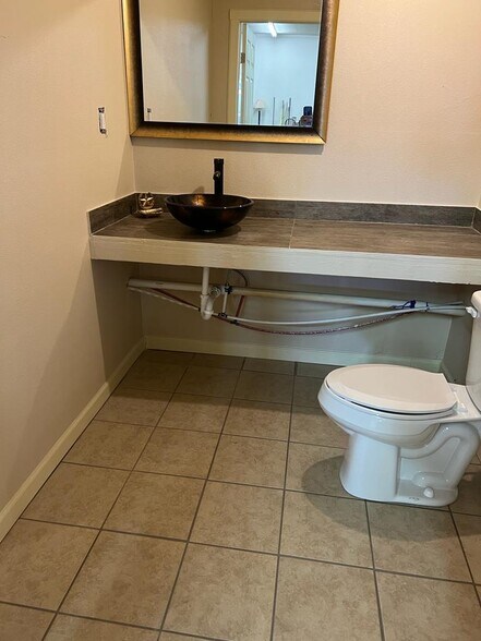 More Photos Of 2429 34th St, Lubbock Freestanding For Sale