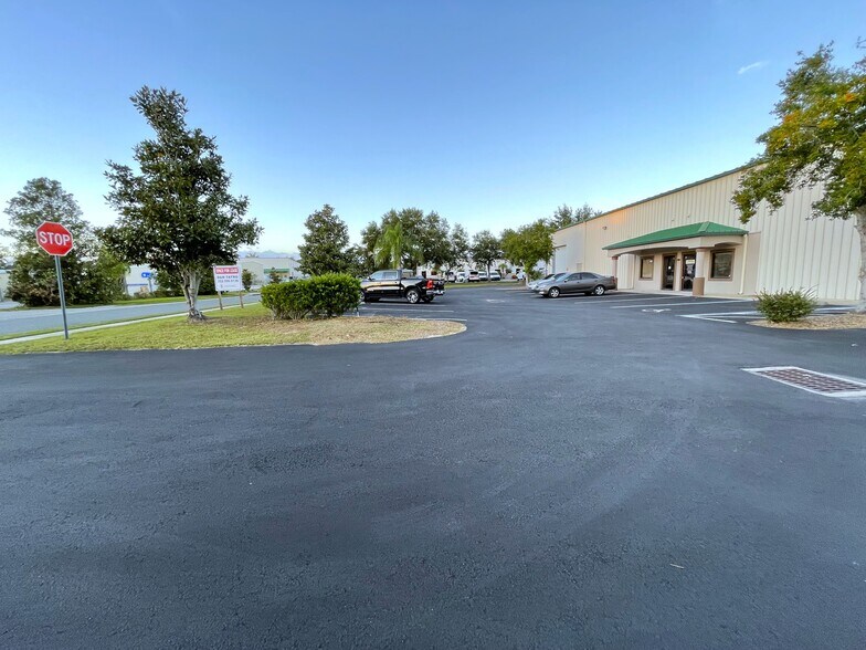 More Photos Of 1811 Greenleaf Ln, Leesburg Warehouse For Lease