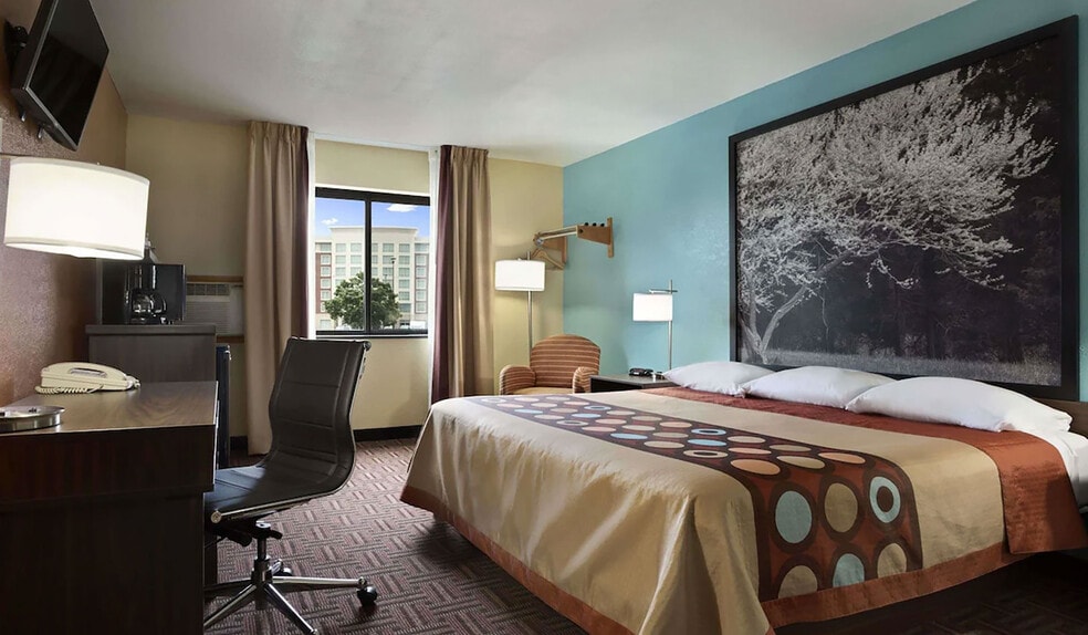 More Photos Of 401 S 44th St, Mount Vernon Hotel For Sale