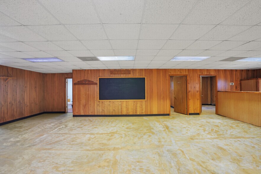 More Photos Of 29 County Road 2295, Cleveland Office For Sale