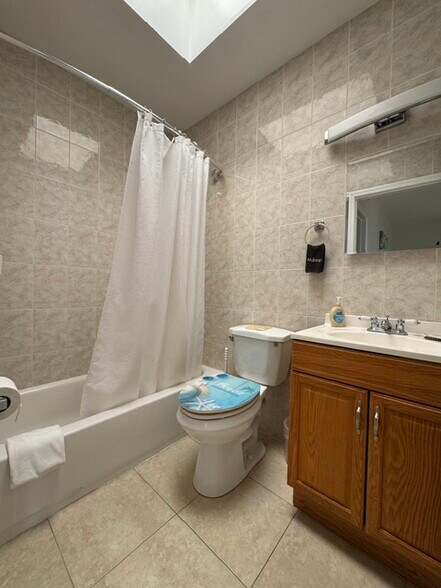 More Photos Of 300 Georgia St, Hollywood Apartments For Sale