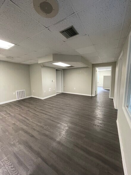 More Photos Of 710 W Colonial Dr, Orlando Office For Lease