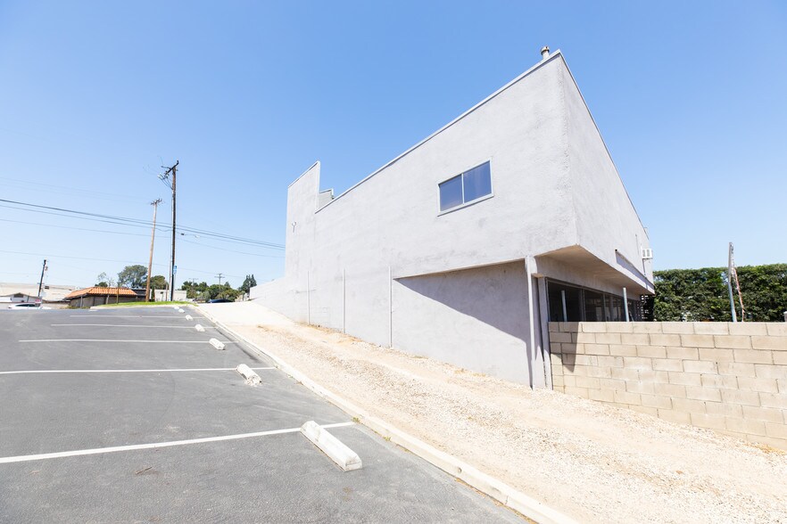 More Photos Of 806-846 E Lincoln Ave, Orange Unknown For Lease