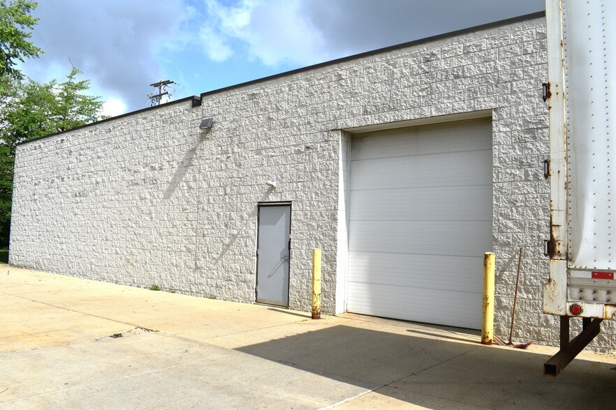 More Photos Of 1760 Enterprise Pkwy, Twinsburg Warehouse For Sale