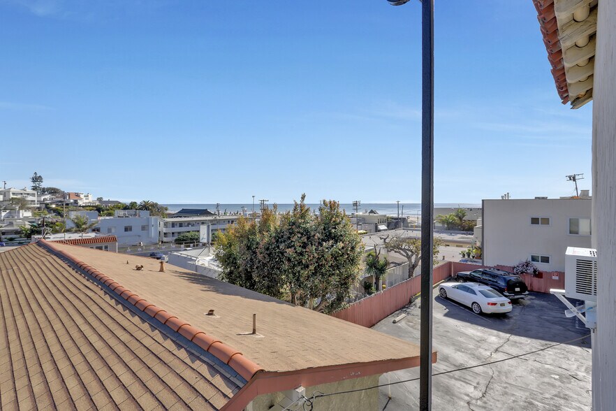 More Photos Of 153-157 W Channel Rd, Santa Monica Apartments For Sale