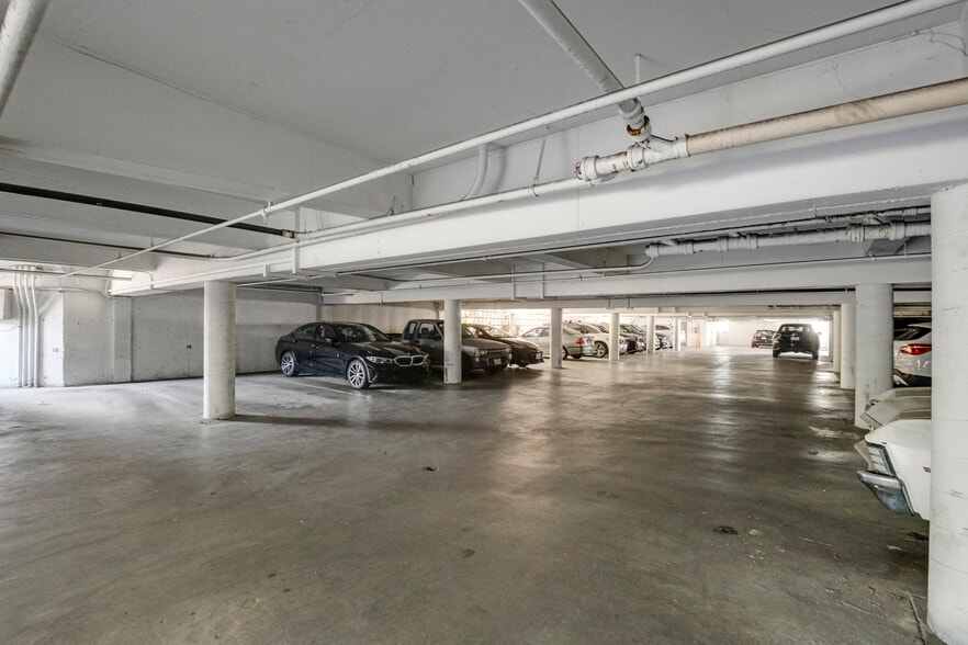 More Photos Of 1959 Grace Ave, Los Angeles Apartments For Sale