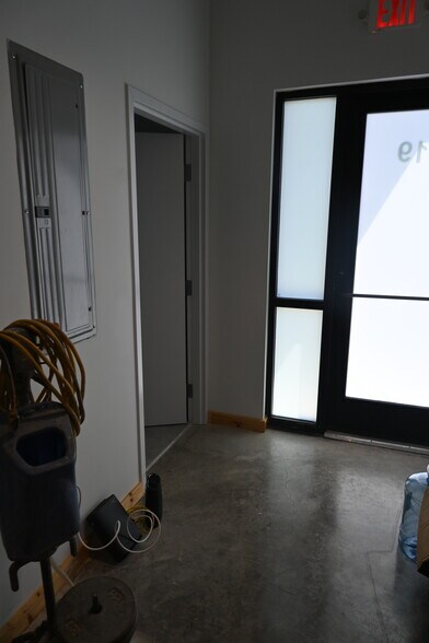 More Photos Of 3370 Rouse Rd, Orlando Storefront For Sale