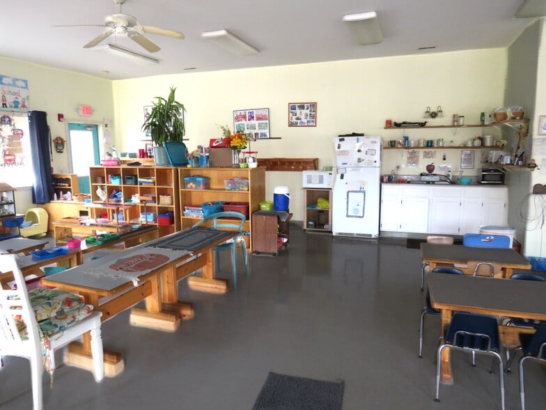 More Photos Of 8622 Dixie Hwy, Fair Haven Flex For Sale