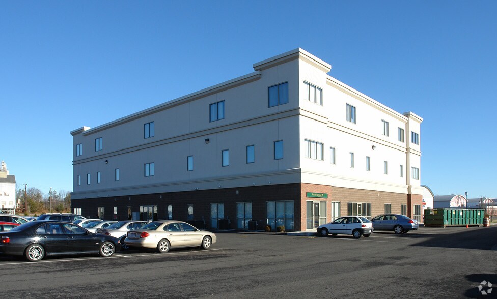 More Photos Of 75 Post Office Park, Wilbraham Office For Lease