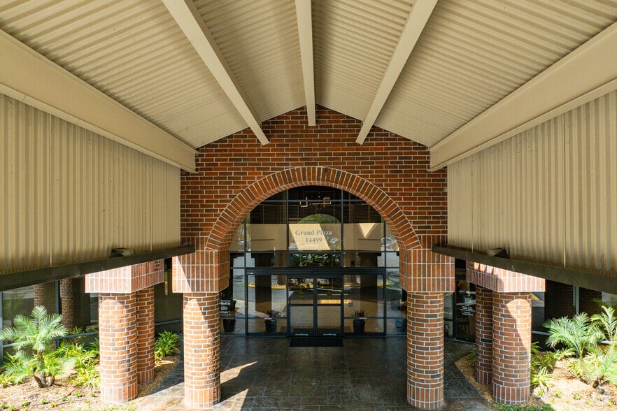 More Photos Of 14497 N Dale Mabry Hwy, Tampa Unknown For Lease