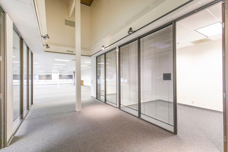 More Photos Of 201 N Sunrise Ave, Roseville Research And Development For Sale