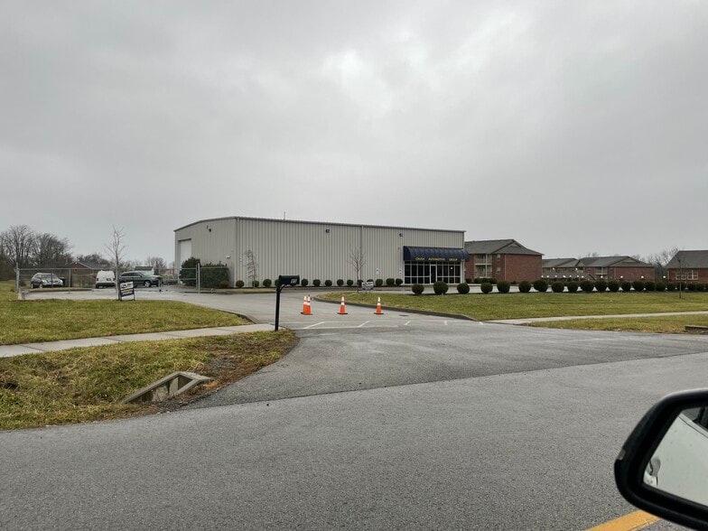 More Photos Of 85 Breighton Blvd, Shelbyville Freestanding For Sale