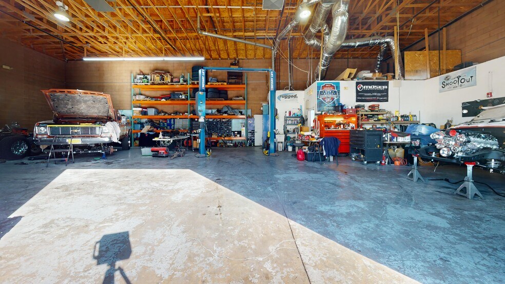 More Photos Of 3495 W Lake Mead Blvd, North Las Vegas Warehouse For Sale