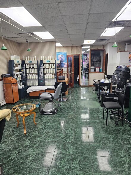 More Photos Of 11505 Liberty Ave, South Richmond Hill General Retail For Lease