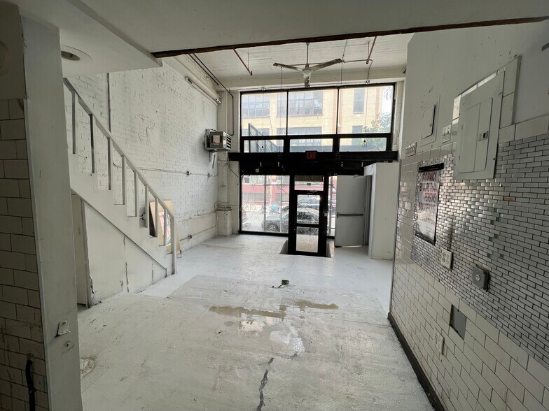 More Photos Of 248 McKibbin St, Brooklyn Apartments For Lease