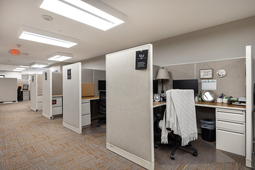 More Photos Of 3681 Prism Ln, Kieler Office For Sale