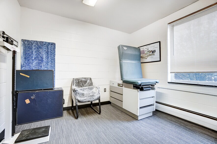 More Photos Of 1106 E High St, Springfield Schools For Sale