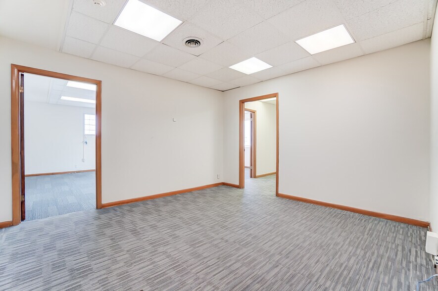 More Photos Of 112-120 N West St, Lima Storefront Retail Office For Lease