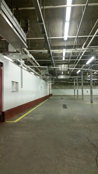 More Photos Of 2900-2905 Ayers Ave, Vernon Food Processing For Lease