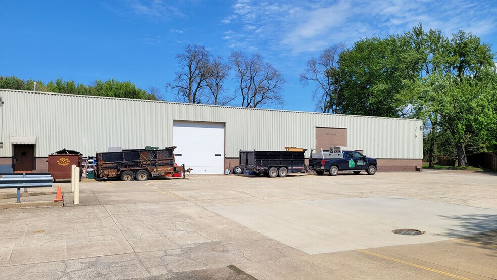 More Photos Of 950 Erie Rd, Eastlake Manufacturing For Sale