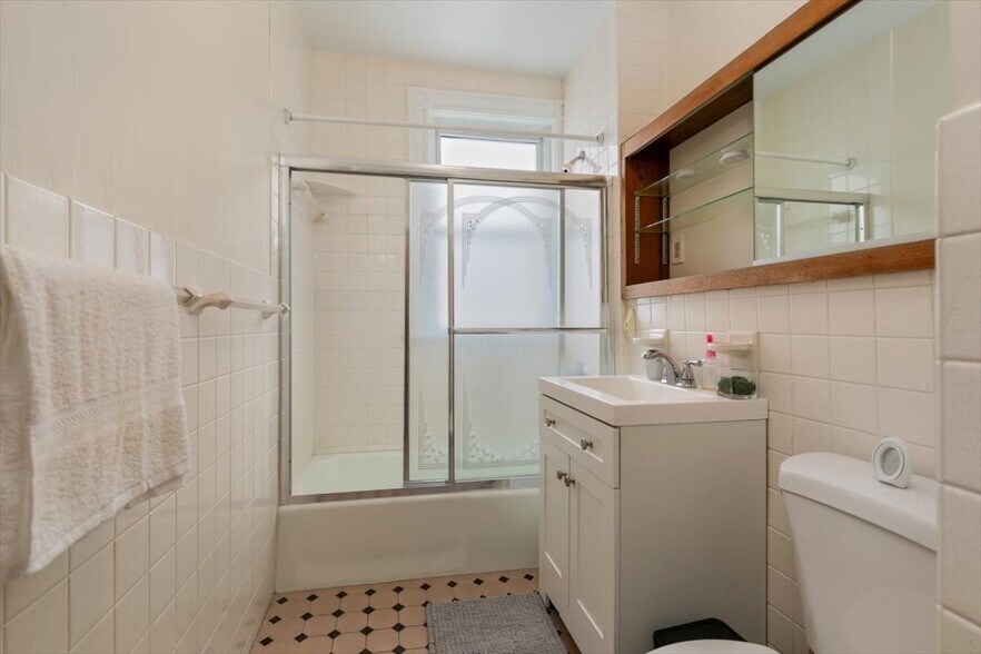 More Photos Of 412 Cabot St, Beverly Apartments For Sale