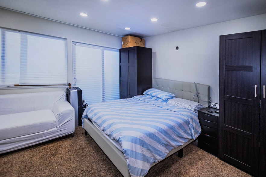 More Photos Of 106 N Bayshore Blvd, San Mateo Apartments For Sale
