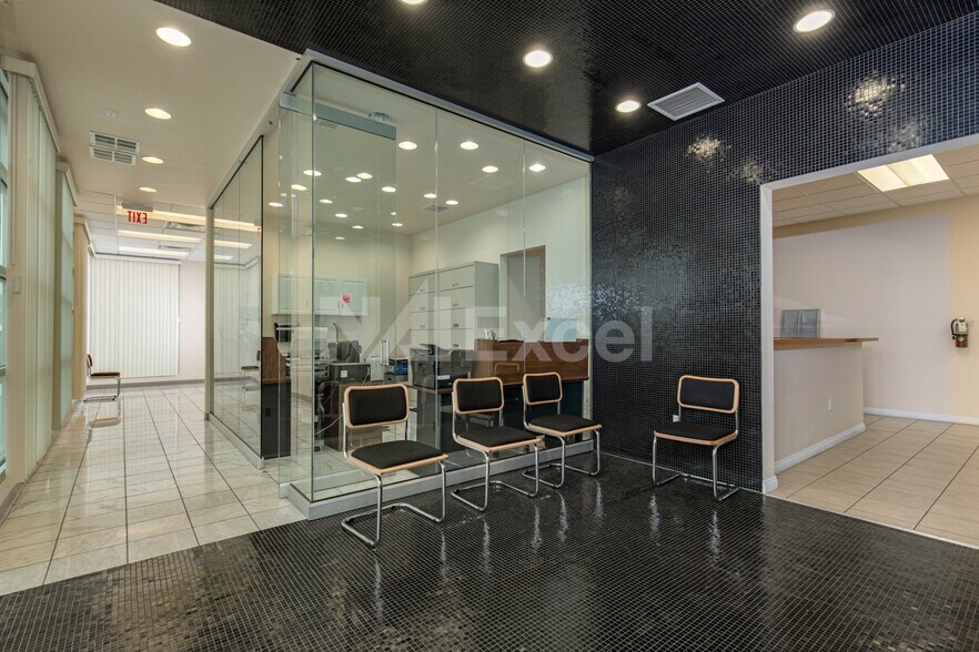 More Photos Of 1669 W Horizon Ridge Pky, Henderson Office For Sale