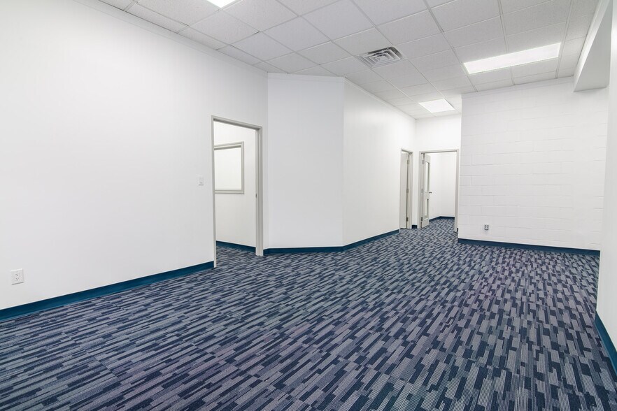 More Photos Of 2710 Lancaster Rd, Ottawa Warehouse For Sale