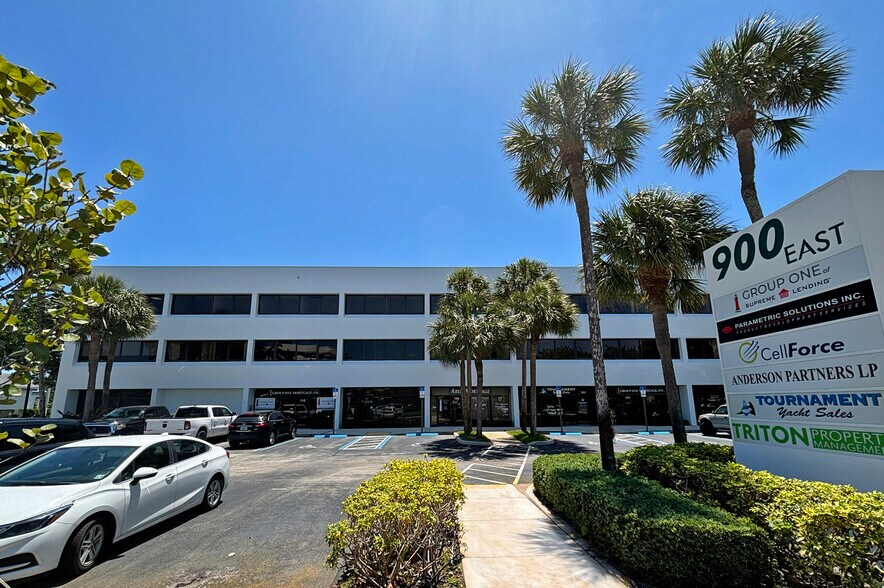 More Photos Of 900 E Indiantown Rd, Jupiter Office For Lease