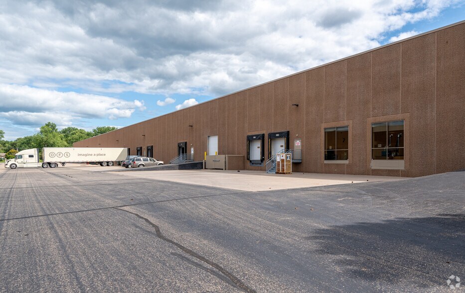 More Photos Of 3787 95th Ave NE, Blaine Light Distribution For Lease