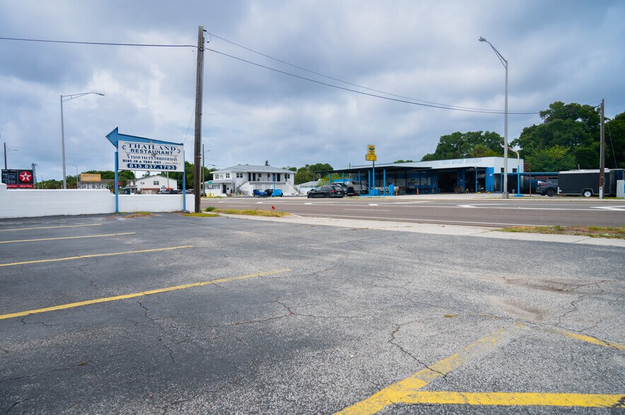 More Photos Of 3616 W Paxton Ave, Tampa Restaurant For Sale