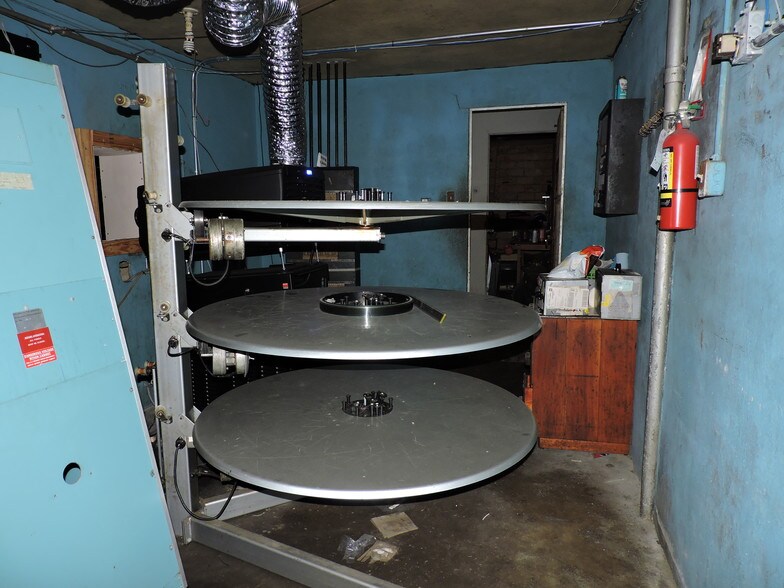 More Photos Of 113 E Polk St, Livingston Movie Theatre For Sale