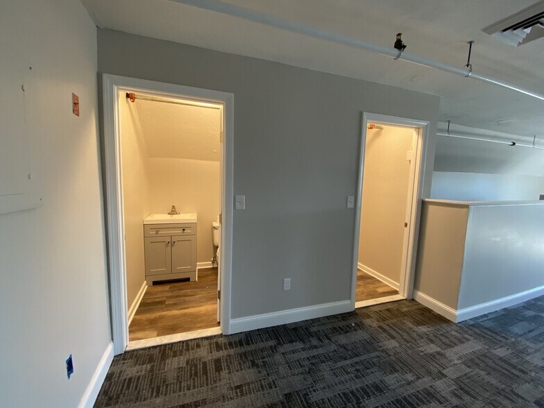 More Photos Of 46 Columbia Rd, Pembroke Unknown For Lease
