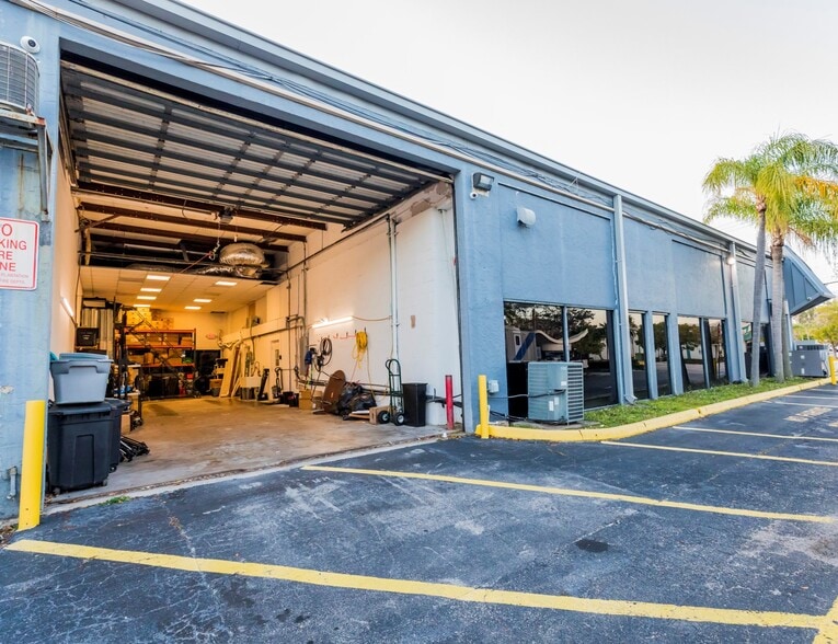More Photos Of 10130-10188 NW 47th St, Sunrise Light Manufacturing For Sale
