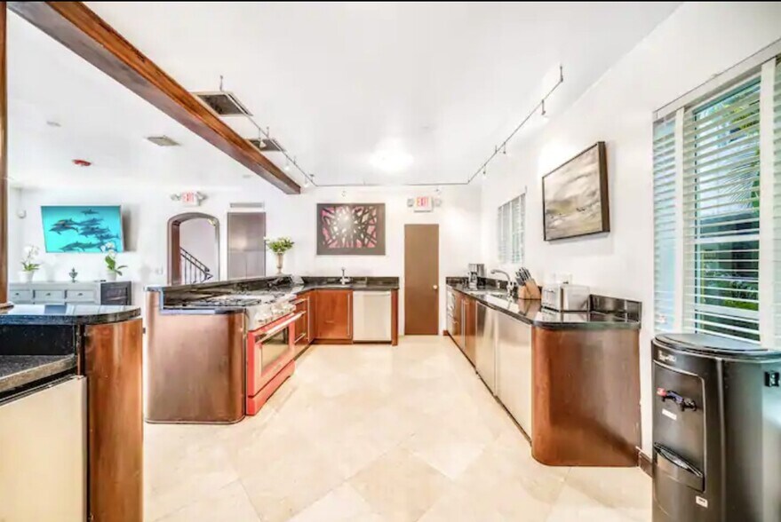 More Photos Of 1545 Meridian Ave, Miami Beach Hospitality For Lease