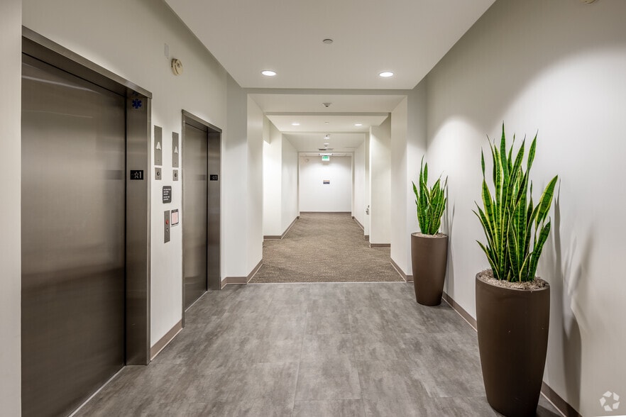 More Photos Of 1902 Wright Pl, Carlsbad Office For Lease