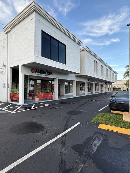 Primary Photo Of 429 W Hallandale Beach Blvd, Hallandale Unknown For Lease