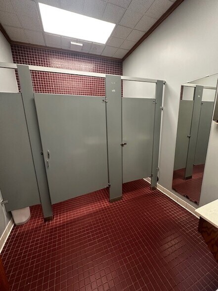 More Photos Of 1606 W 3rd St, Red Wing Storefront Retail Office For Lease